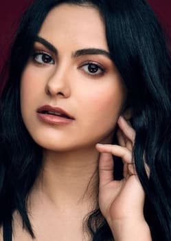 Camila Mendes' photo