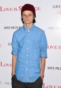 Charlie Tahan's Photo