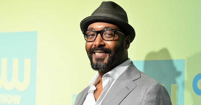 Jesse L Martin's photo