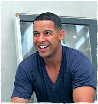 Jon Huertas Photo