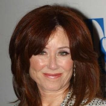 Mary McDonnell Movies, Bio, Wiki, Age, Height, Husband, Tv Shows, And Net Worth