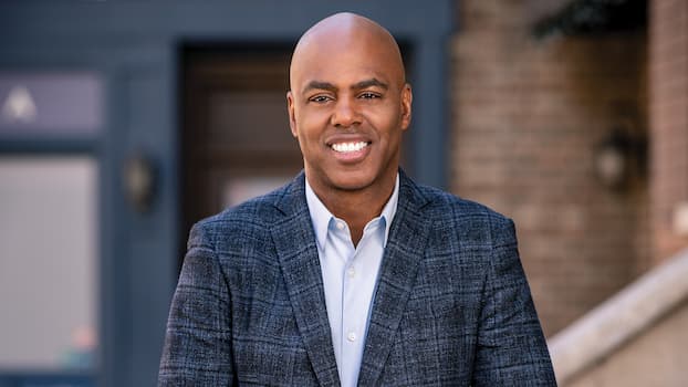 Kevin Frazier Photo