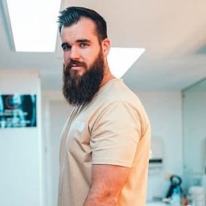 Isaac Butterfield Podcast, Comedy, Bio, Age, Girlfriend, Salary,& Net Worth