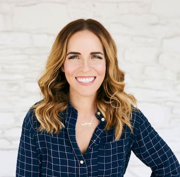 Rachel Hollis Photo