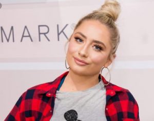 Saffron Barker Youtube, Bio, Wiki, Age, Boyfriend, Podcast, And Net Worth