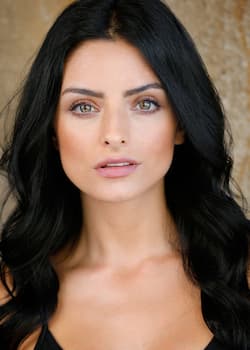 Aislinn Derbez's photo