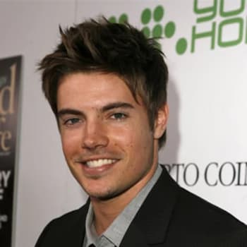 Josh Henderson's photo