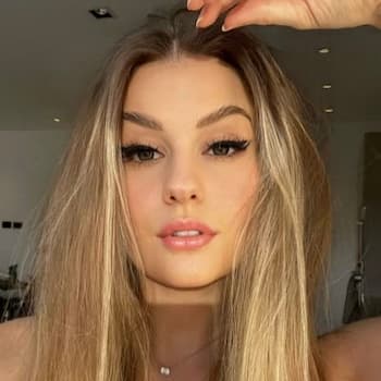 Holly H Bio, Wiki, Age, Boyfriend, TikTok, Vine, and Net Worth