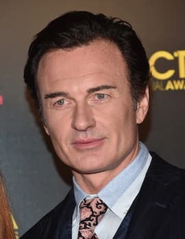 Julian McMahon's photo