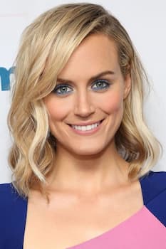 Taylor Schilling's photo