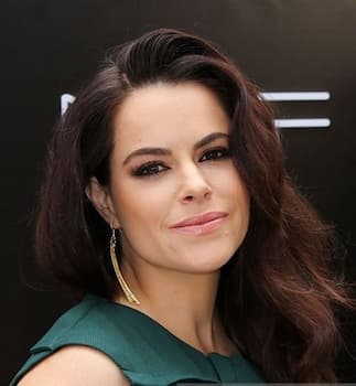 Emily Hampshire Photo