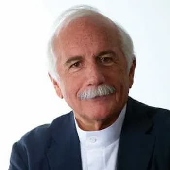 Moshe Safdie Photo