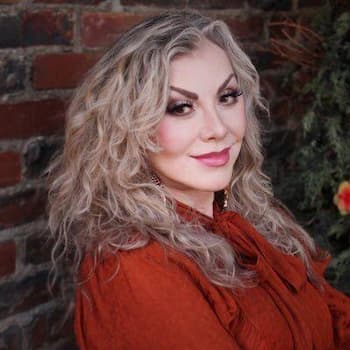 Stella Parton Photo