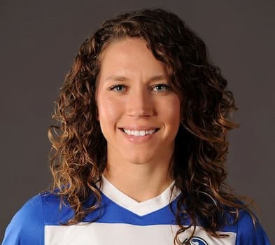 Lauren Holiday Photo