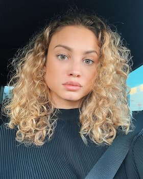 Rose Bertram's photo