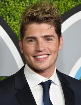 Gregg Sulkin's photo